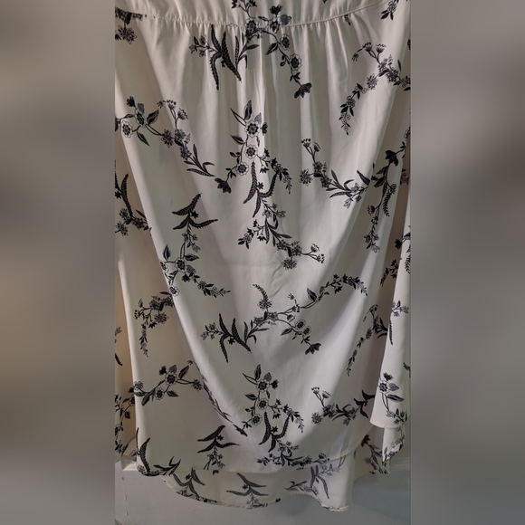 Torrid Women's Black and White Blouse size 0/12 - Picture 7 of 7